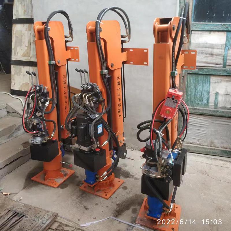 察哈尔右翼前旗重汽蓝牌随车吊 3.2吨 国六动力强 液压驱动 农用自卸起重机